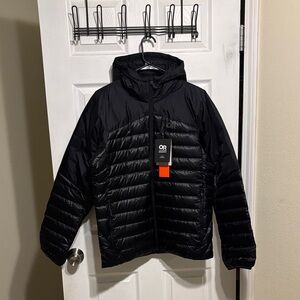Outdoor Research Helium Down Hoodie – Black – Men’s Medium – New With Tags